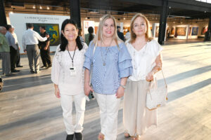 Coco Vigil, Angelina Estrada y Rosalia Camacho.